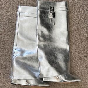 Silver Metallic Lock Boots Size US 8 or 38 Women’s Y2K